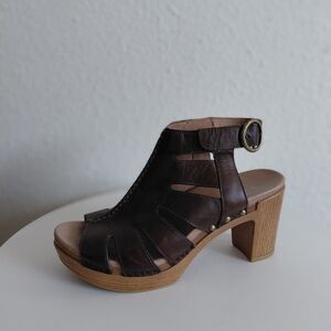 Dansko Demetra Womens Brown Leather Heeled Platform Slingback Sandals